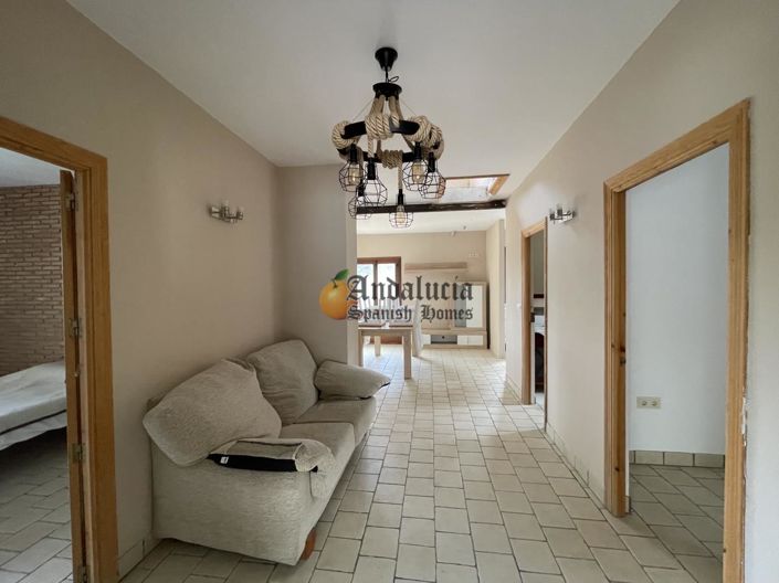 Image No.17-6 Bed Property for sale