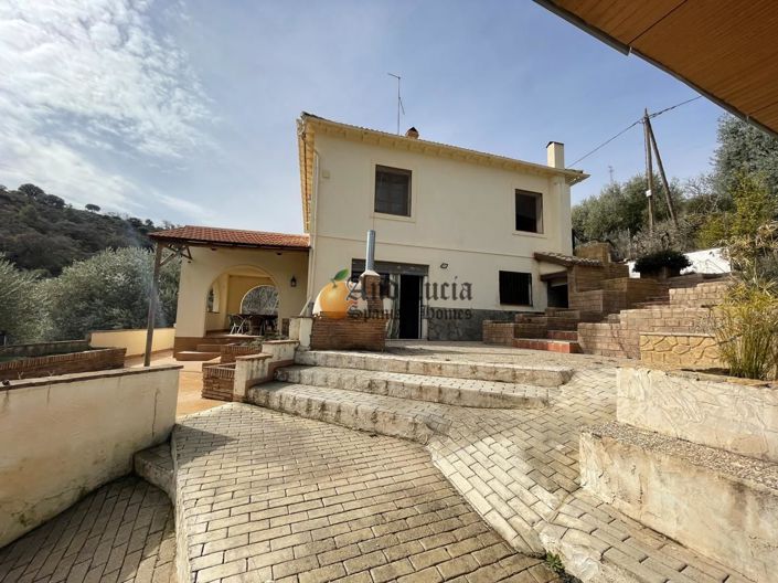 Image No.2-6 Bed Property for sale