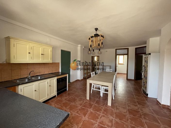 Image No.28-6 Bed Property for sale