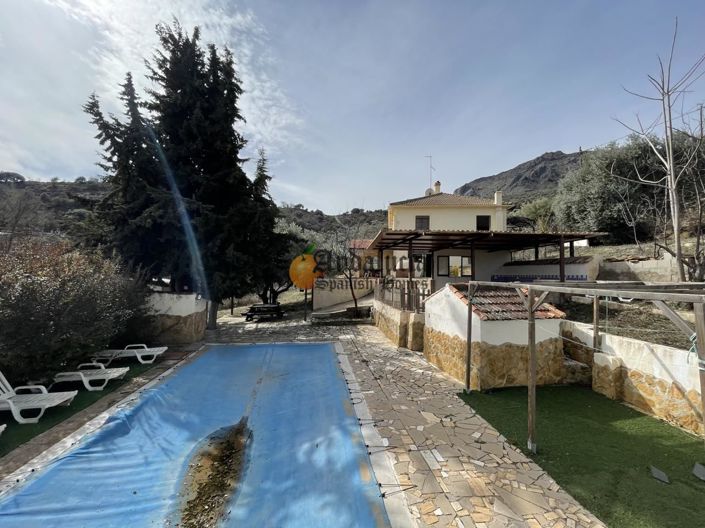 Image No.3-6 Bed Property for sale