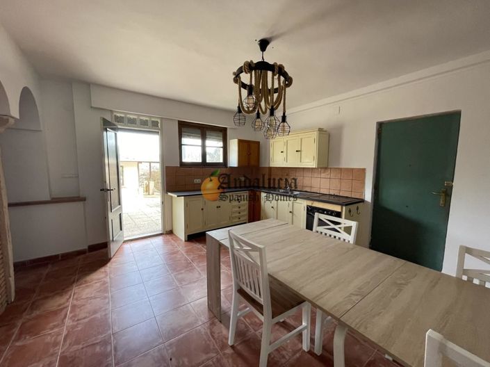 Image No.31-6 Bed Property for sale