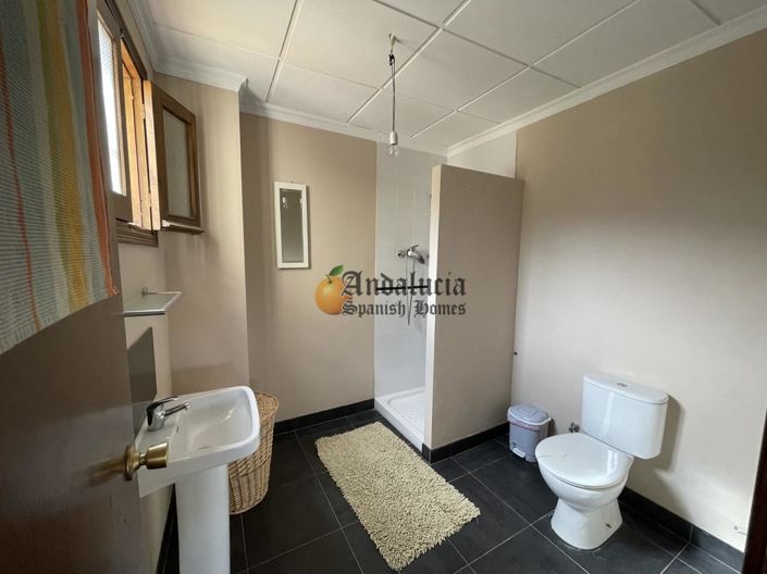 Image No.35-6 Bed Property for sale