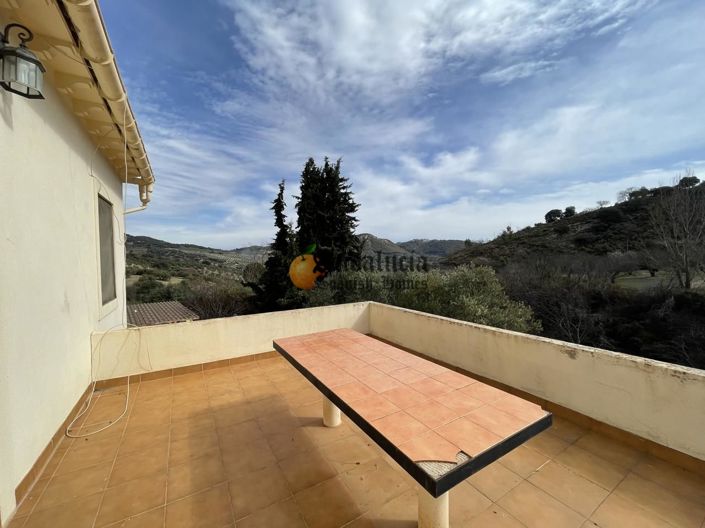 Image No.41-6 Bed Property for sale