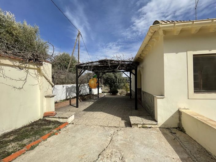 Image No.42-6 Bed Property for sale