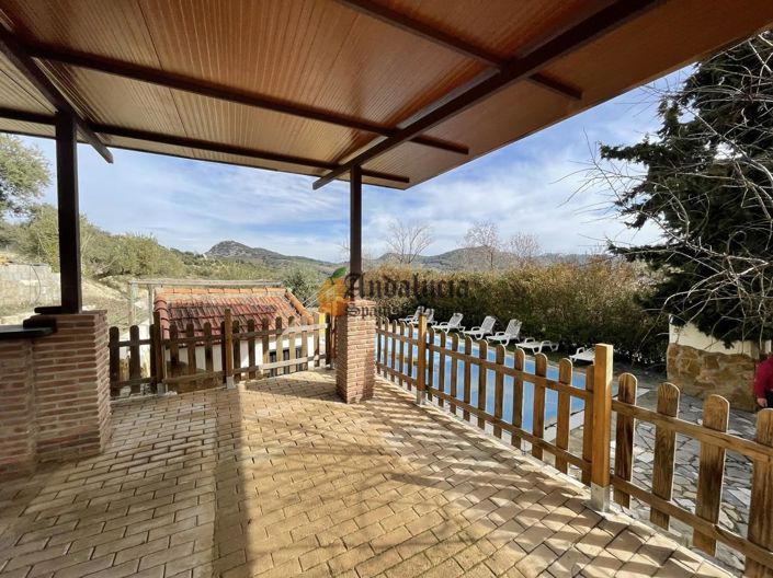 Image No.9-6 Bed Property for sale