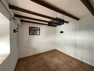 3721043-5bb7f7b7