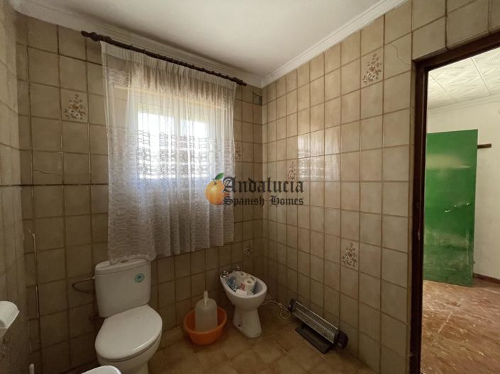 Image No.15-3 Bed Property for sale