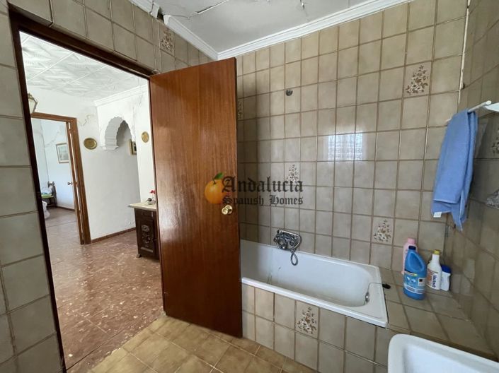 Image No.16-3 Bed Property for sale