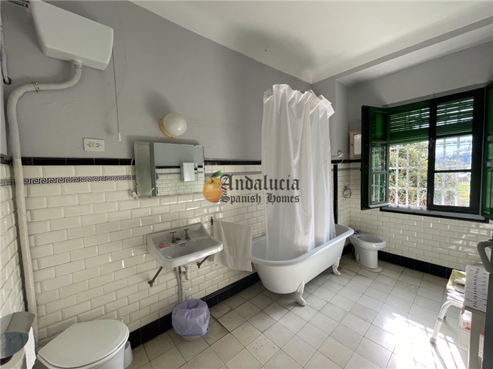 Image No.29-Propriété de 7 chambres à vendre à Loja