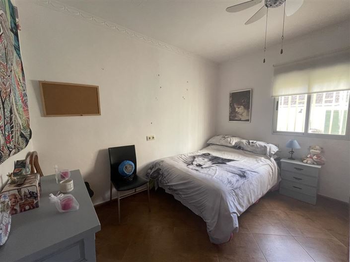 Image No.26-4 Bed Property for sale