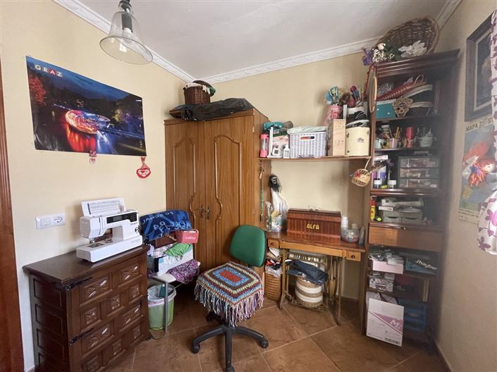 Image No.30-4 Bed Property for sale