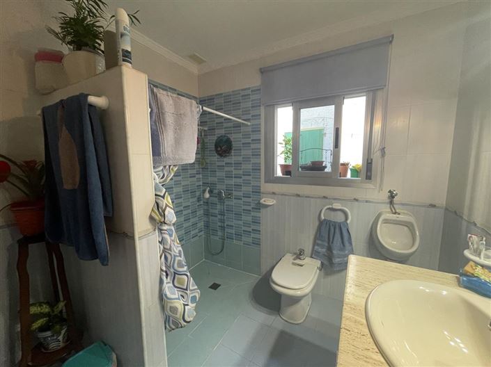 Image No.32-4 Bed Property for sale