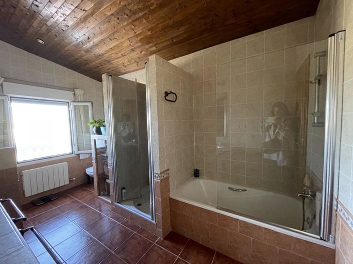 Image No.43-4 Bed Property for sale