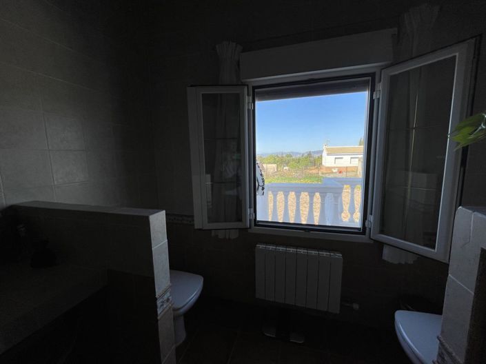 Image No.45-4 Bed Property for sale