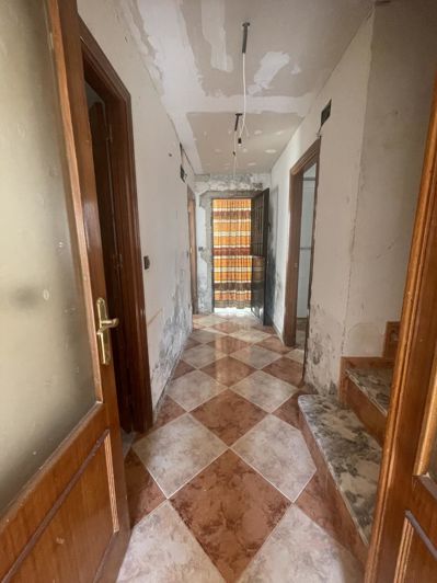 Image No.8-3 Bed Property for sale