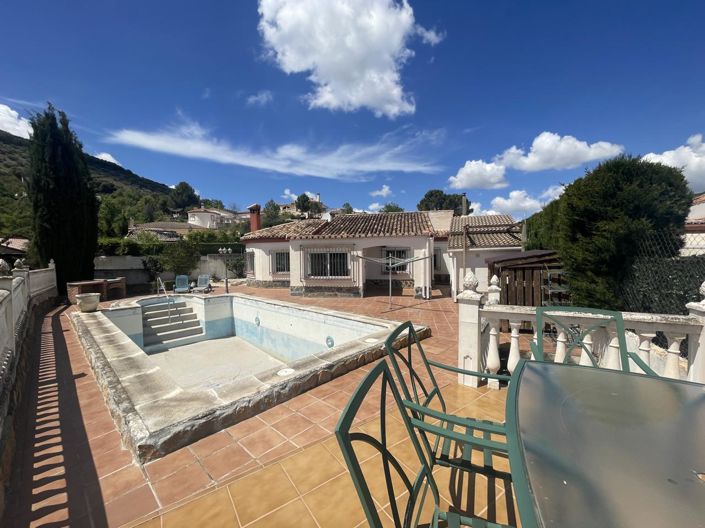 Image No.1-3 Bed Property for sale