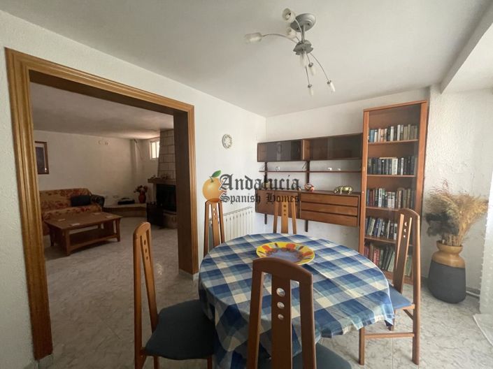 Image No.15-3 Bed Property for sale