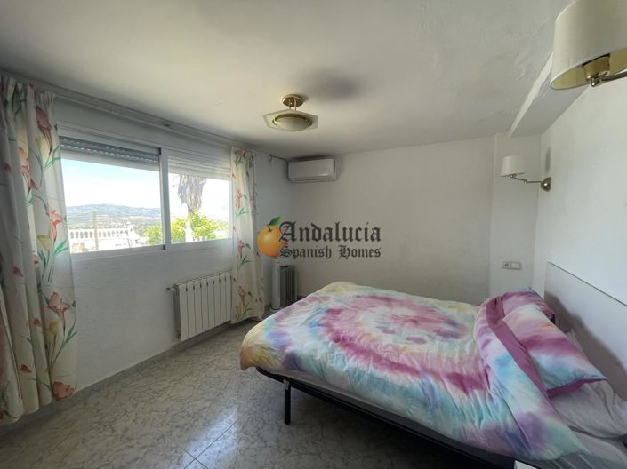 Image No.19-3 Bed Property for sale
