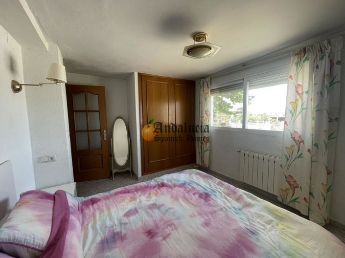 Image No.20-3 Bed Property for sale