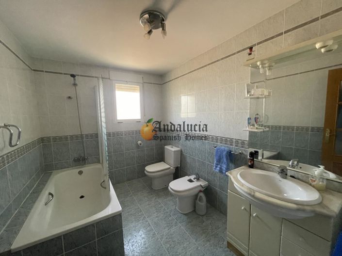 Image No.23-3 Bed Property for sale