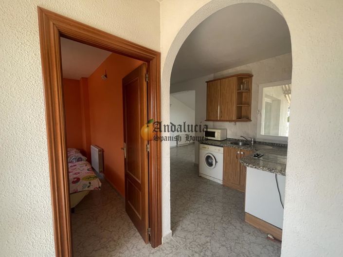 Image No.25-3 Bed Property for sale