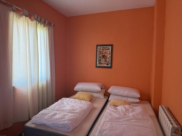 Image No.32-3 Bed Property for sale