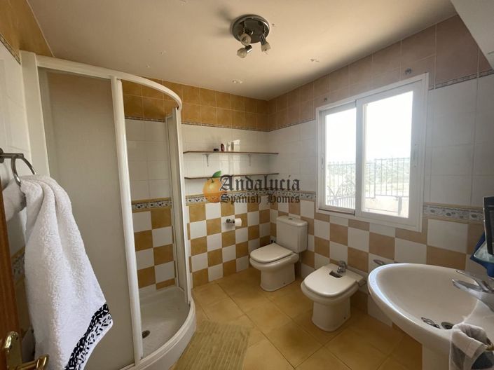 Image No.34-3 Bed Property for sale