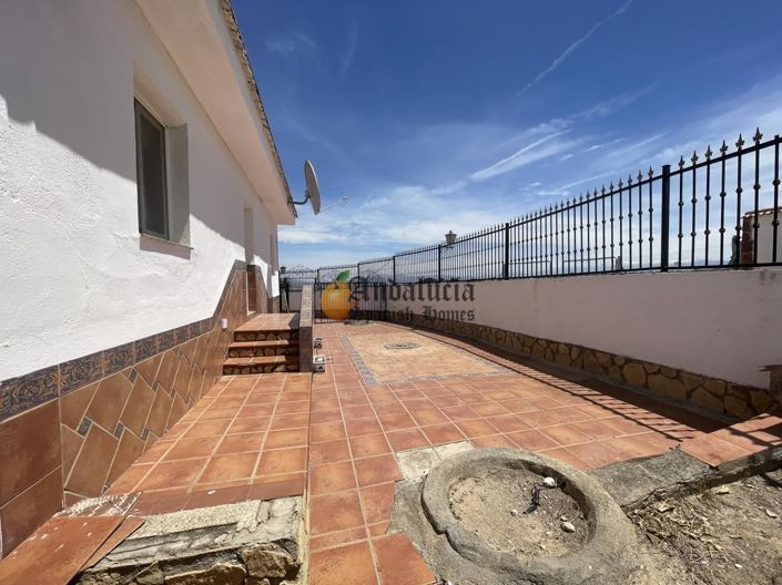 Image No.6-3 Bed Property for sale