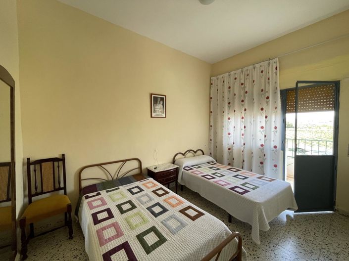 Image No.18-4 Bed Property for sale