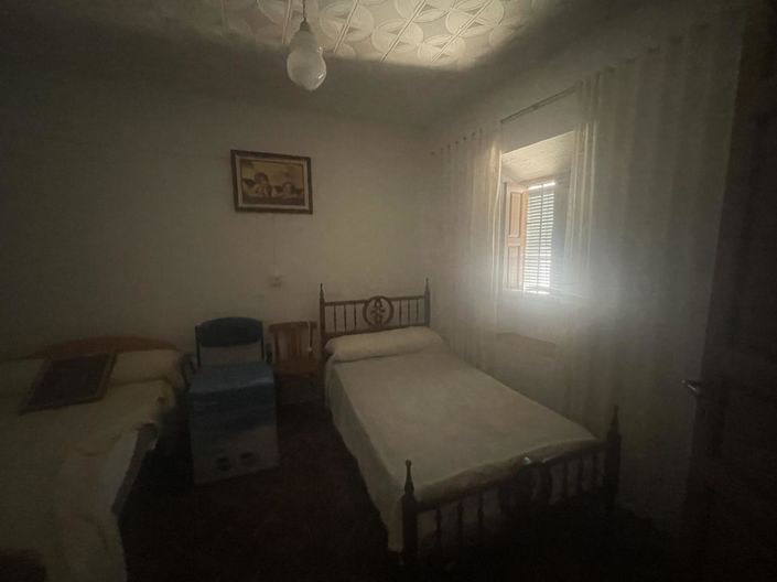 Image No.10-3 Bed Property for sale