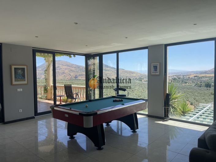 Image No.15-5 Bed Property for sale