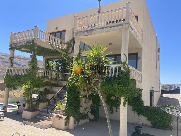 Image No.3-5 Bed Property for sale