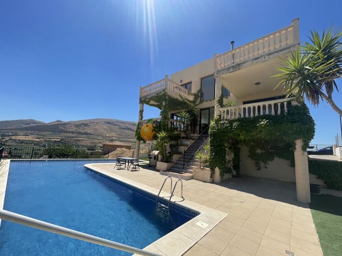 Image No.45-5 Bed Property for sale