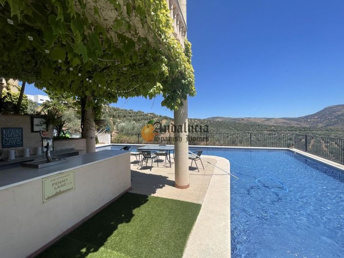 Image No.50-5 Bed Property for sale