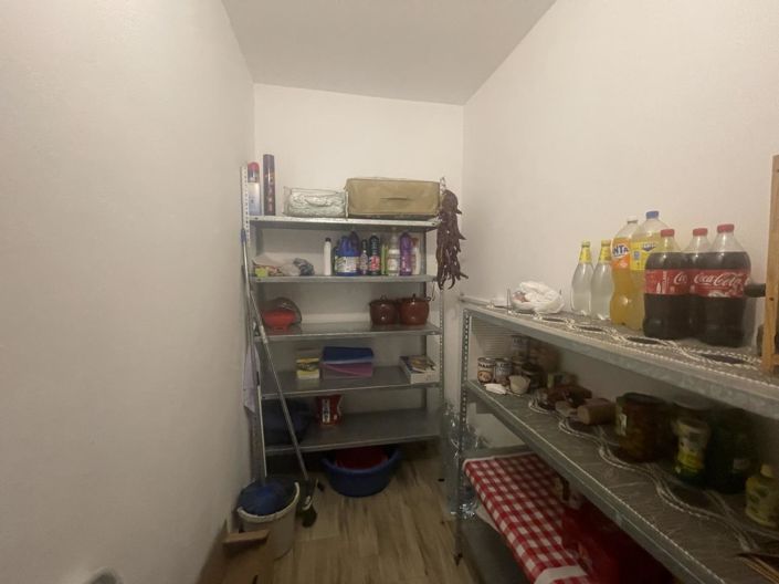 Image No.17-4 Bed Property for sale