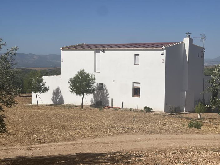 Image No.2-4 Bed Property for sale