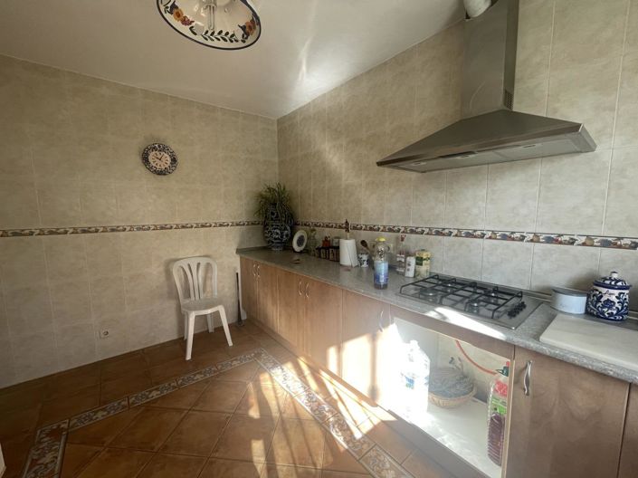 Image No.11-7 Bed Property for sale