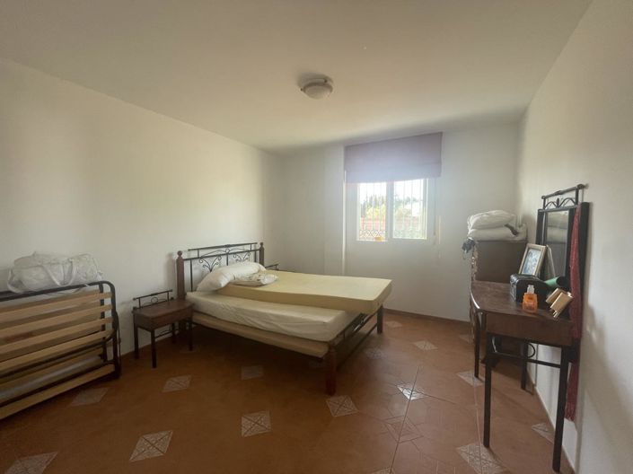 Image No.14-7 Bed Property for sale