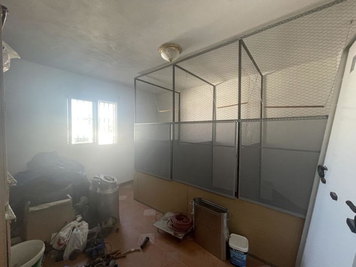 Image No.17-7 Bed Property for sale