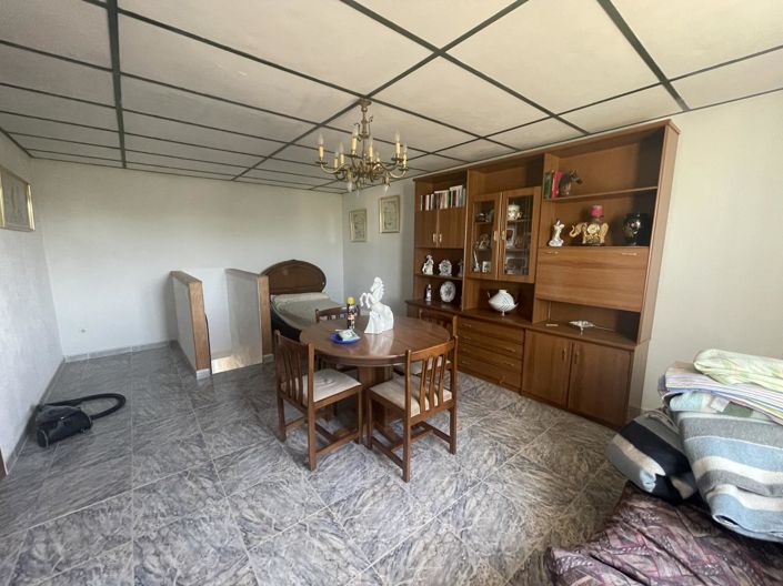 Image No.23-7 Bed Property for sale