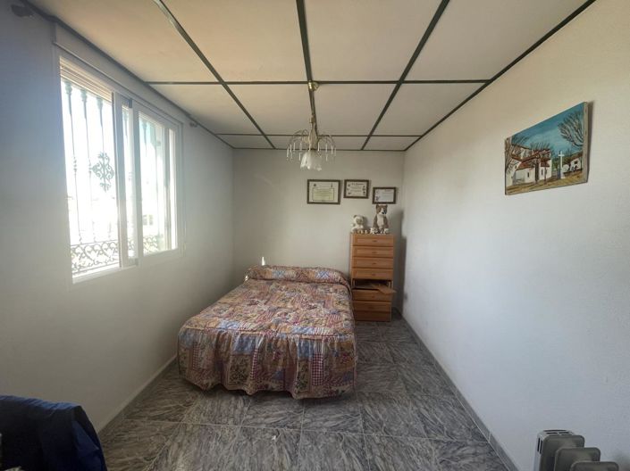 Image No.24-7 Bed Property for sale