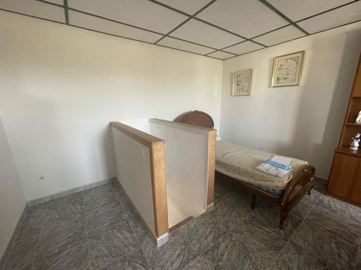 Image No.25-7 Bed Property for sale