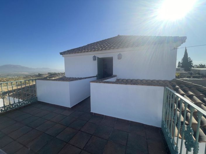 Image No.26-7 Bed Property for sale