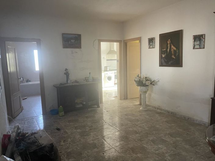 Image No.37-7 Bed Property for sale