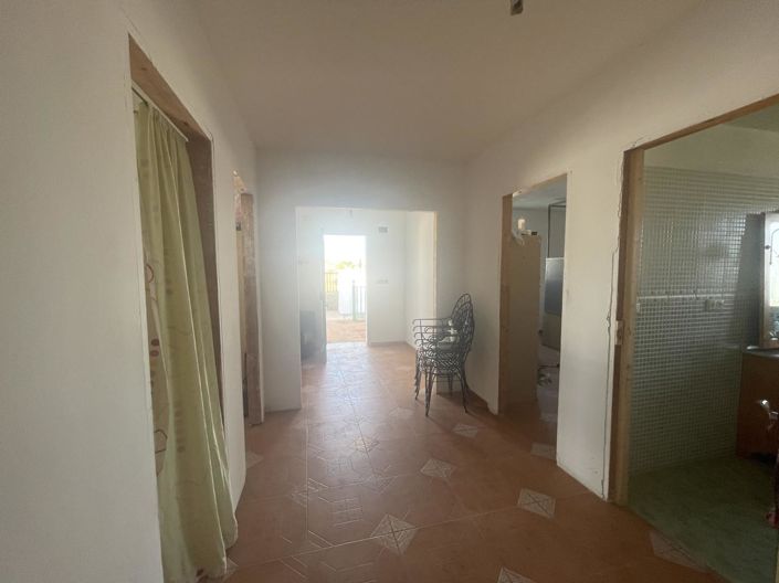 Image No.7-7 Bed Property for sale