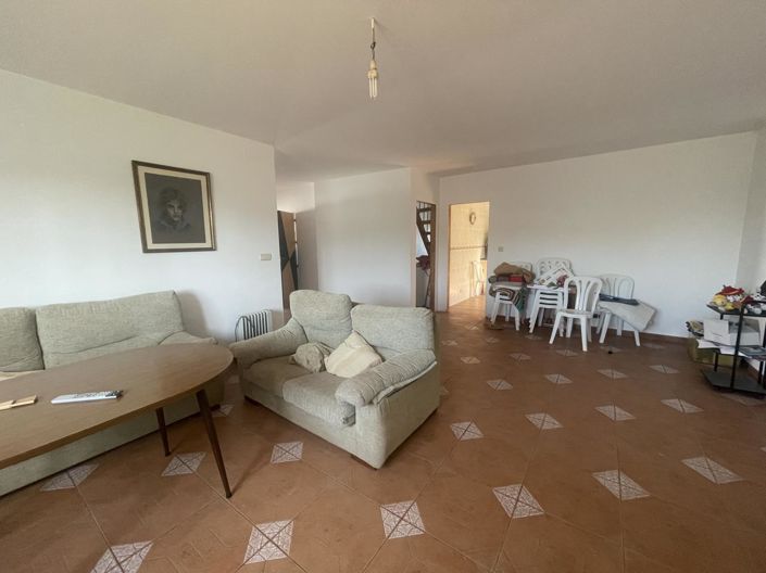 Image No.8-7 Bed Property for sale