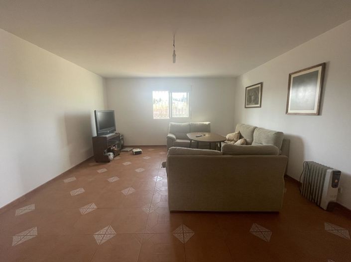 Image No.9-7 Bed Property for sale