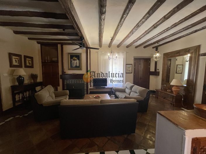 Image No.13-5 Bed Property for sale