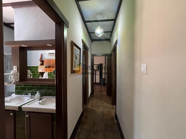 Image No.29-5 Bed Property for sale