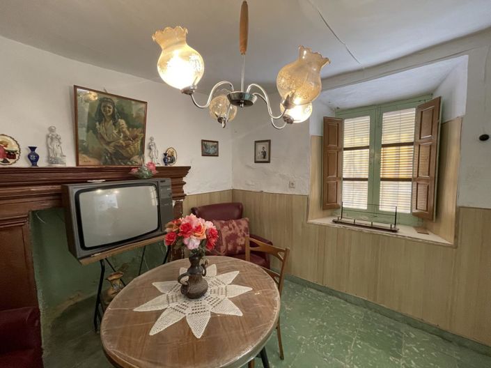 Image No.11-3 Bed Property for sale